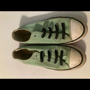 Converse kids size 2.